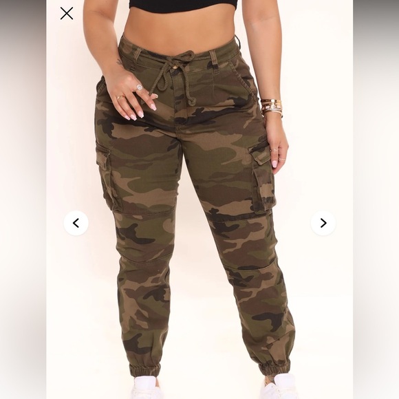Women's Camouflage Cargo Pants - Picture 1 of 6